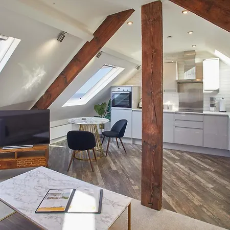 Host & Stay - The Penthouse, Hudsons Yard House Уитби Экстерьер фото