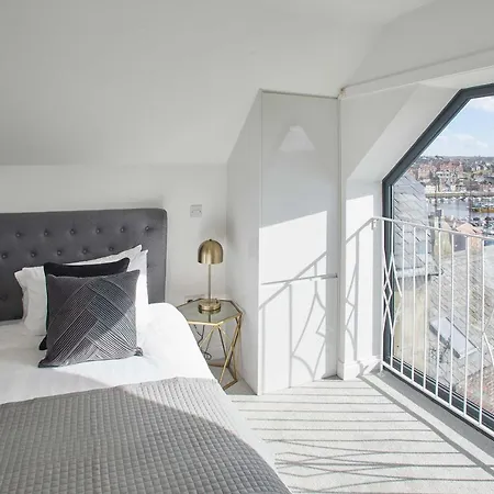 Host & Stay - The Penthouse, Hudsons Yard House Уитби Экстерьер фото