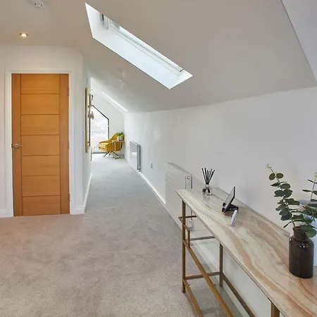 Host & Stay - The Penthouse, Hudsons Yard House Уитби Экстерьер фото